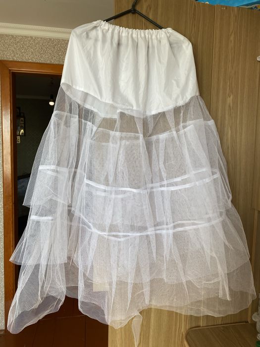 Продам весільну сукню