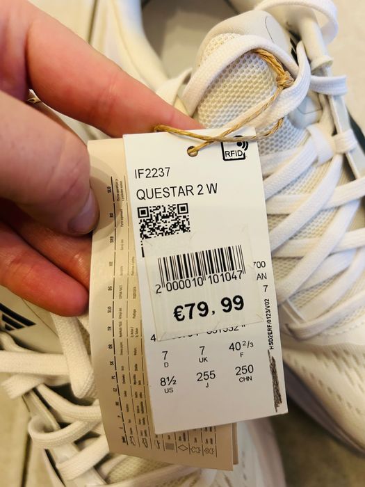 nowe tenisówki rozmiar nie pasował