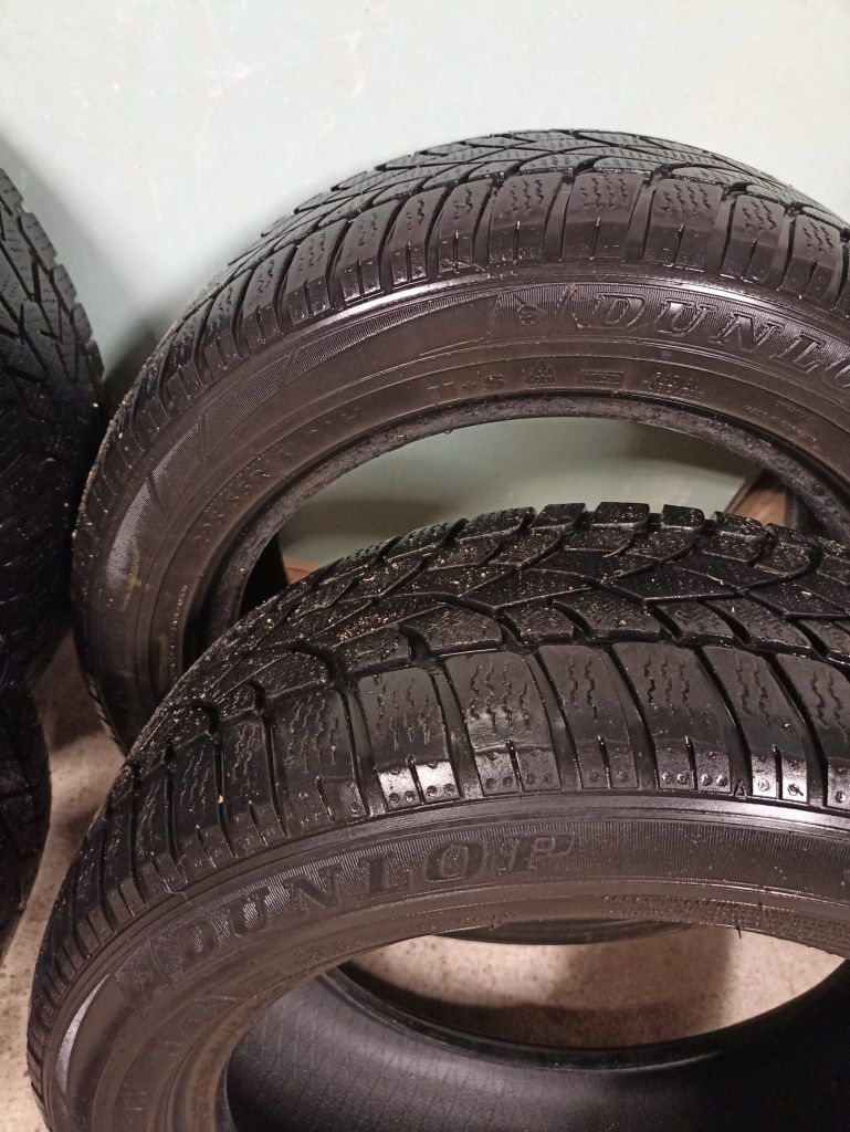 Komplet opon zimowych DUNLOP 205/55 R16