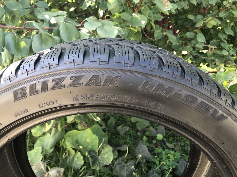 Шина 235 45 18 Bridgestone