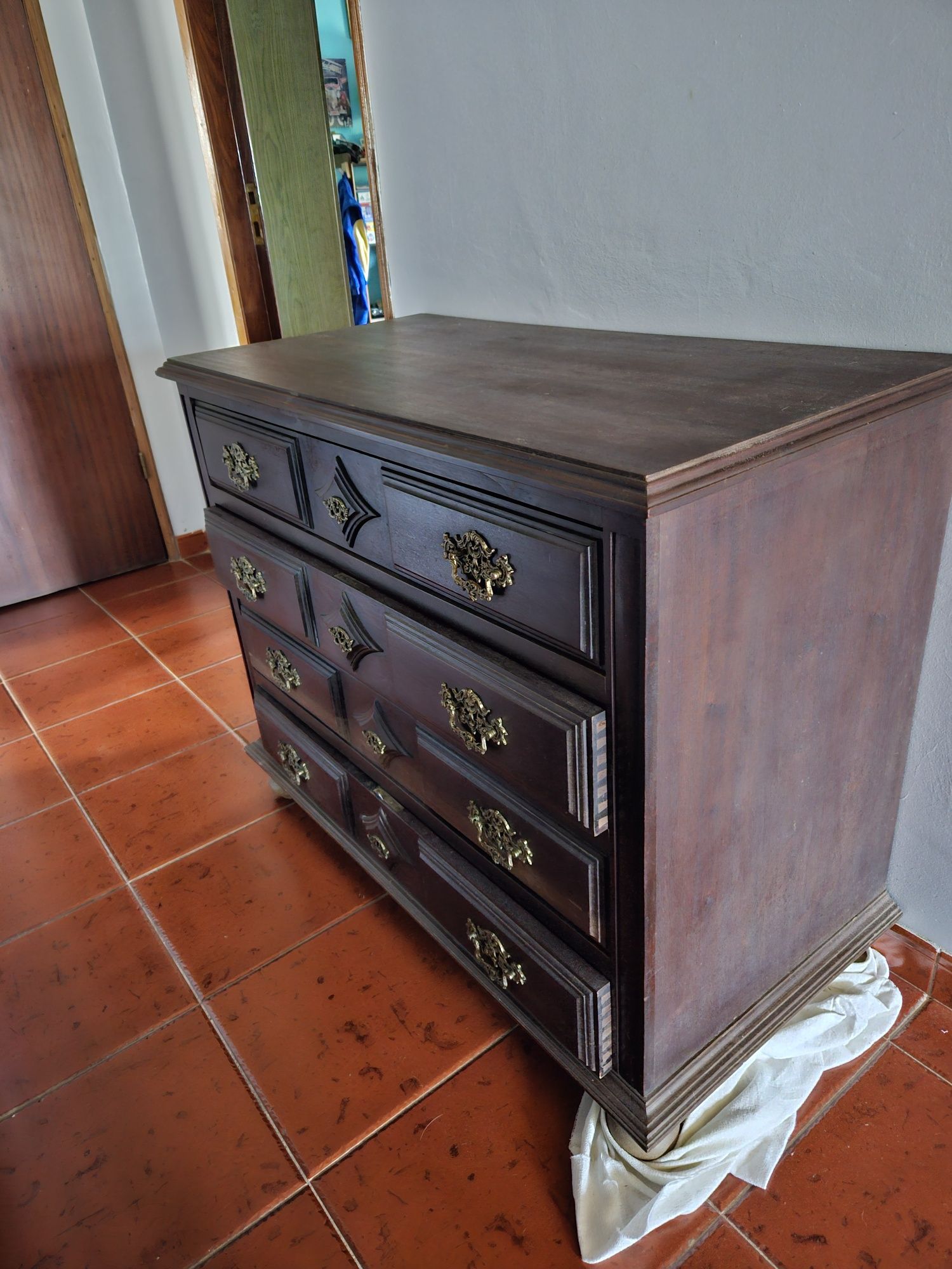 Cómoda 4 gavetas