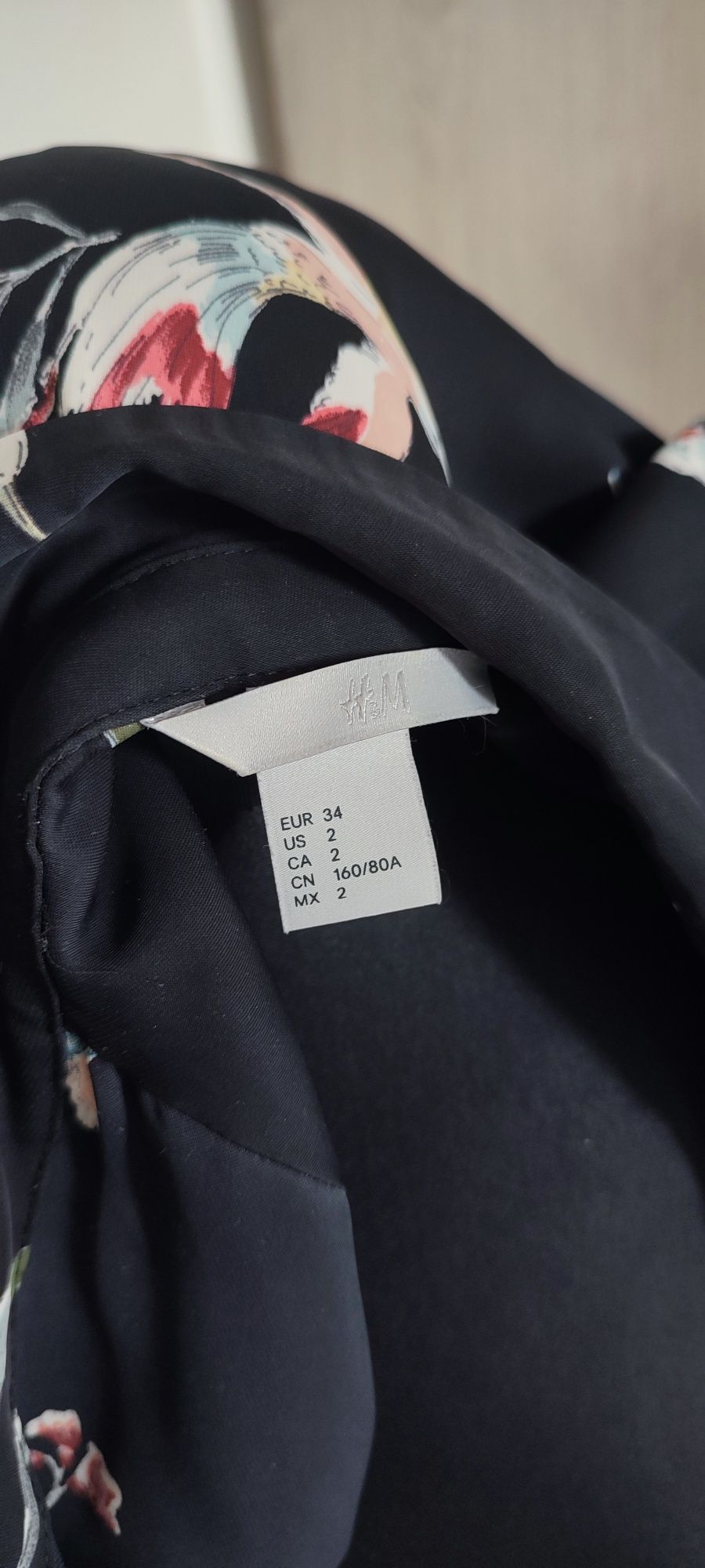 H&M koszula damska czarna długa we wzory ptaki i kwiaty rozmiar 34/36