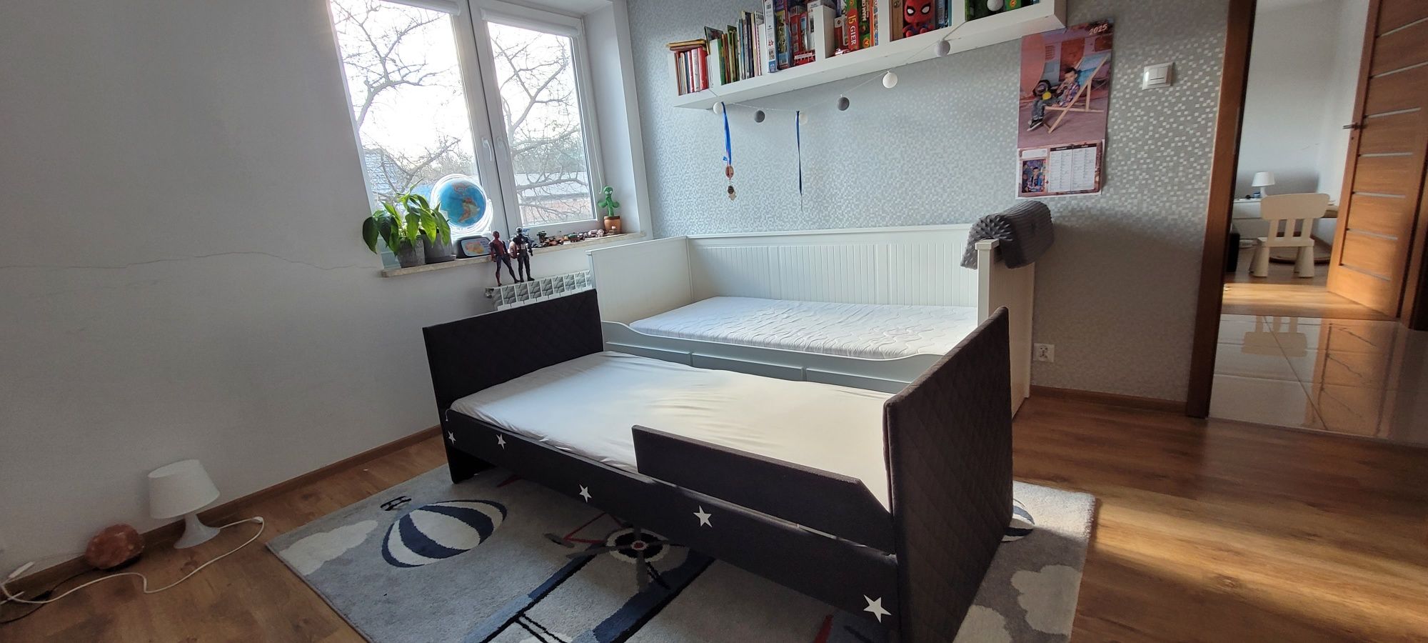 Łóżko z wysuwaną funkcją spania 180 cm na 80 cm