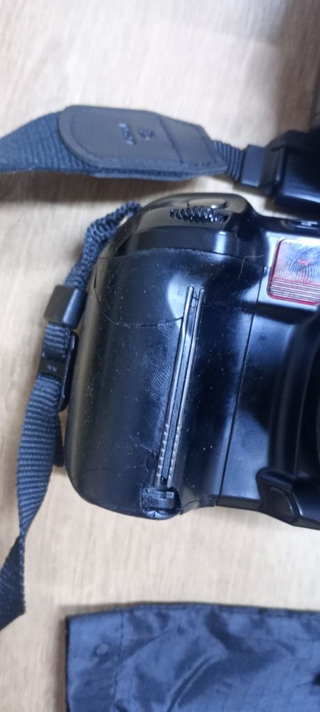 Aparat Minolta Dynax 700si plus obiektyw i lampa, zestaw
