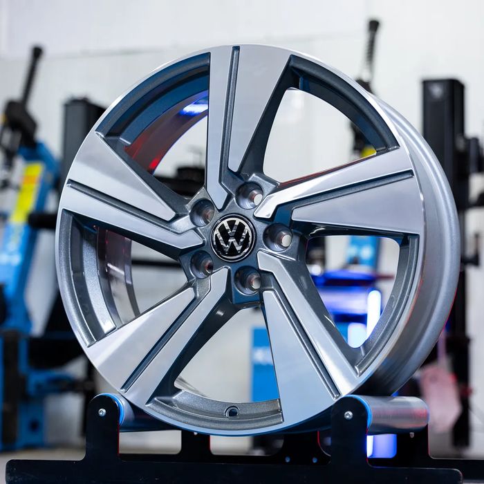 NOWE ORYGINALNE Felgi / Koła 18" Volkswagen Golf Touran Passat Tiguan