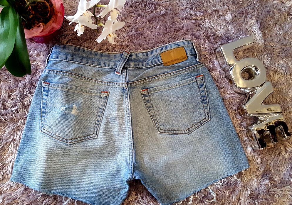 Krótkie spodenki jeansowe r.40 L przecierane modne i wygodne jasne