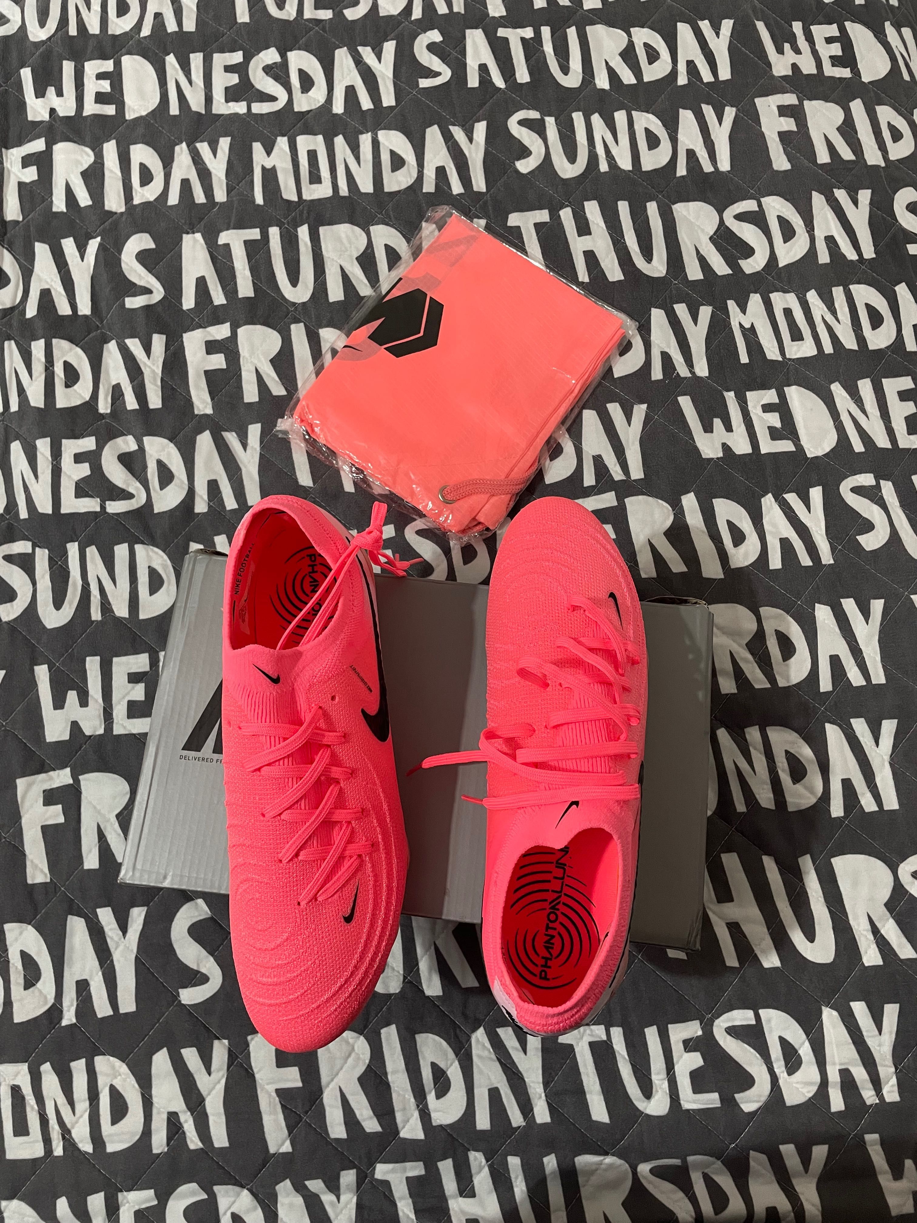Chuteira Nike Phantom II Rosa + Saco para Chuteira