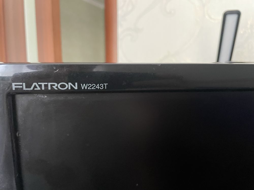Монитор LG FLATRON W2243T