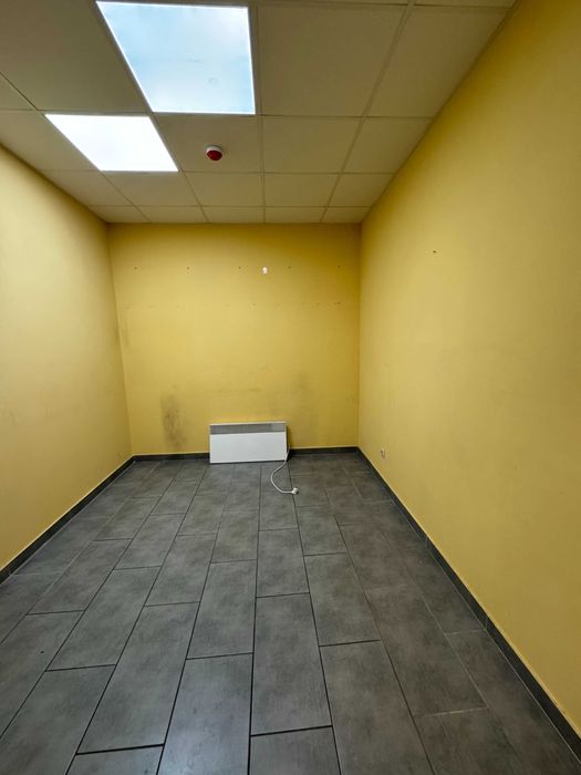 Приміщення в центральній частині, перетин вул. Грушевського-Надпільна