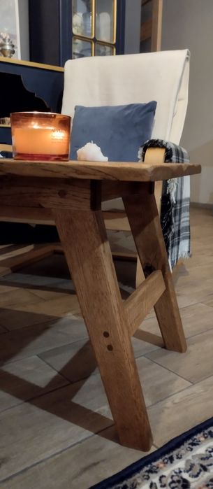 Стіл з дуба в скандинавському стилі