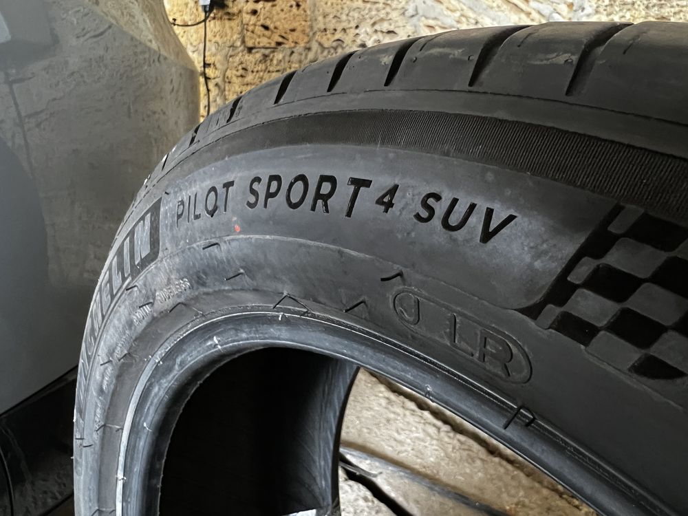 235/50 R20 Michelin Pilot Sport 4 SUV