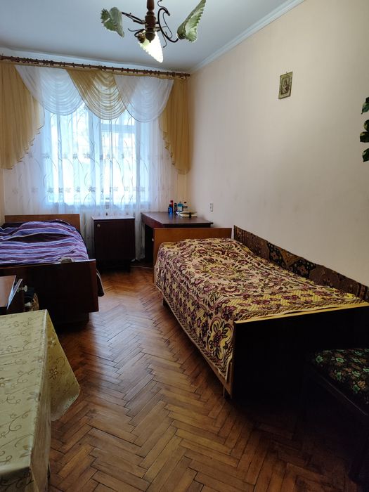 Оренда ліжко-місця в квартирі. Р-н ТРЦ Чайка