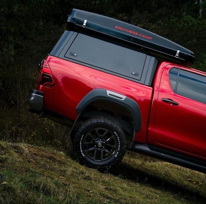 Hardtop zabudowa paki stalowa Toyota Hilux powłoka LINE-X