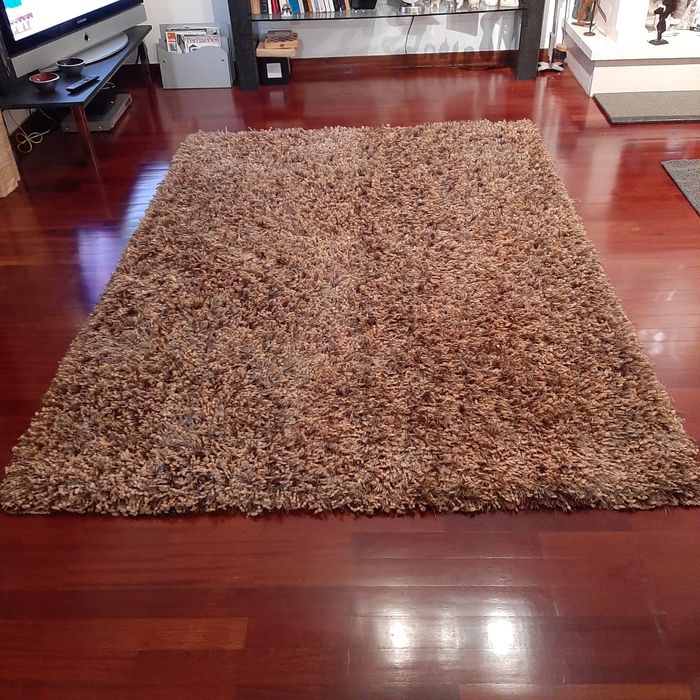 Venda de carpetes amarelas