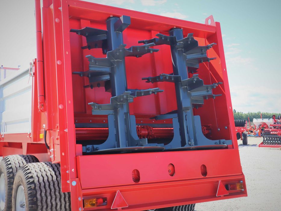 Rozrzutnik obornika 8 ton wałki 4x pion Roltrans Helios 2x pion zasuwa