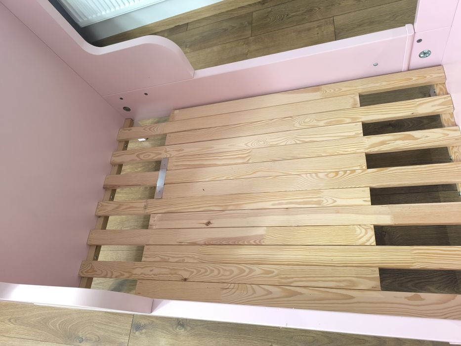 Łóżko Ikea Busunge różowe rozkładane,rośnie razem z dzieckiem