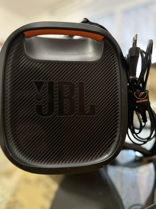 JBL PartyBox On-The-Go