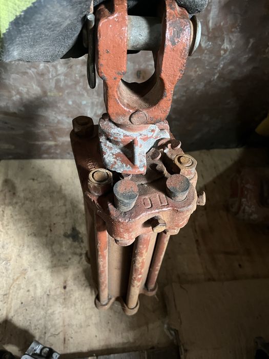 Продам гидроцилиндр