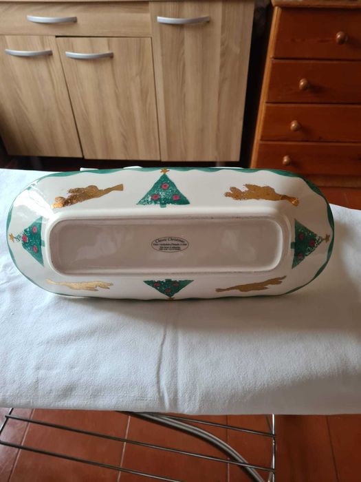 Serviço de jantar pintado a mão CLASSIC CHRITMAS  com 31 peças