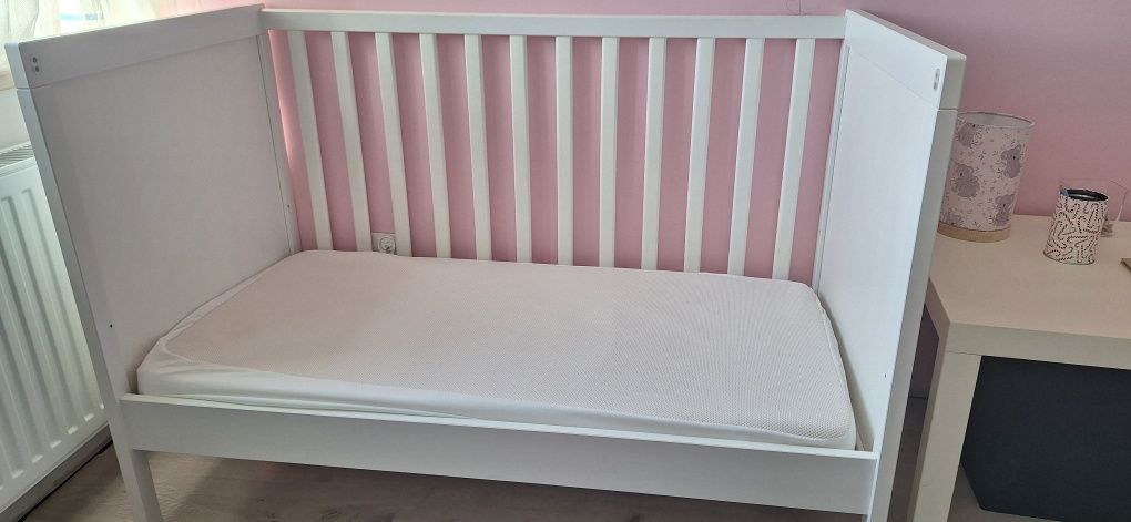 Łóżeczko niemowlęce z materacem Ikea