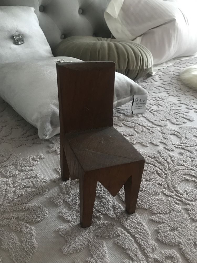 Деревянный кукольный стул