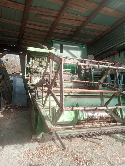 Продам міні комбайна claas mercure без док мтз мотор