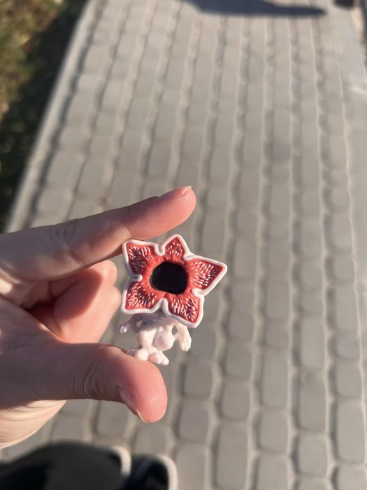 4 Демогоргани, Векна,Дастін ,продаж або обмін