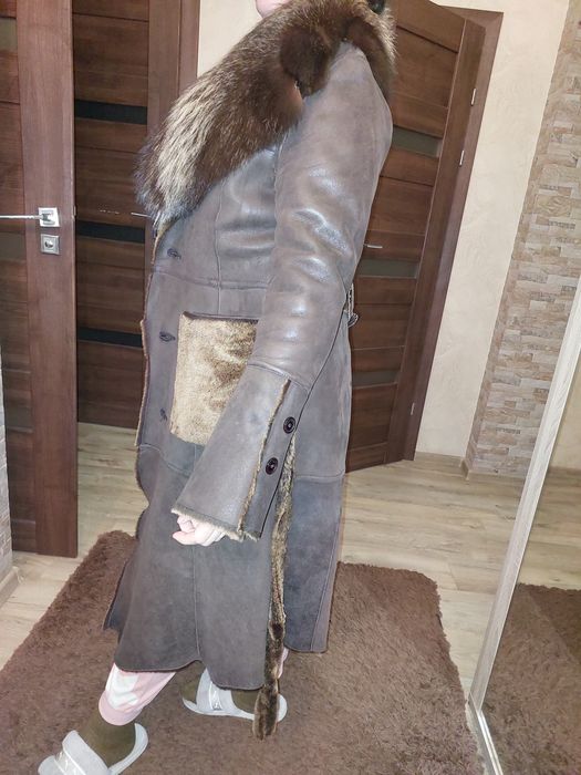 Натуральна  ,двостороння  жіноча  дубльонка.  Бельгія .