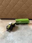 Traktor SIKU z przyczepa