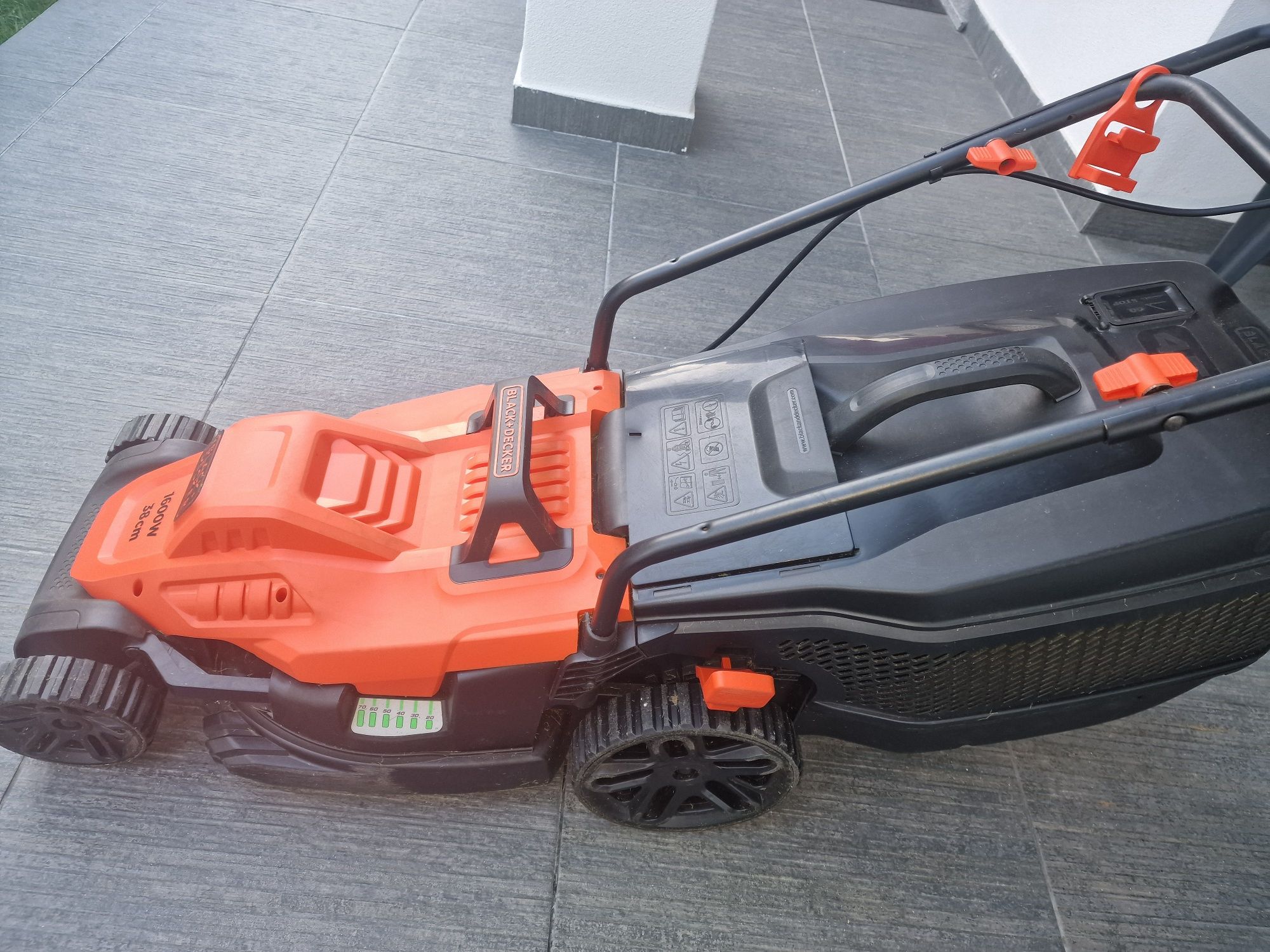 Corta relva black and decker