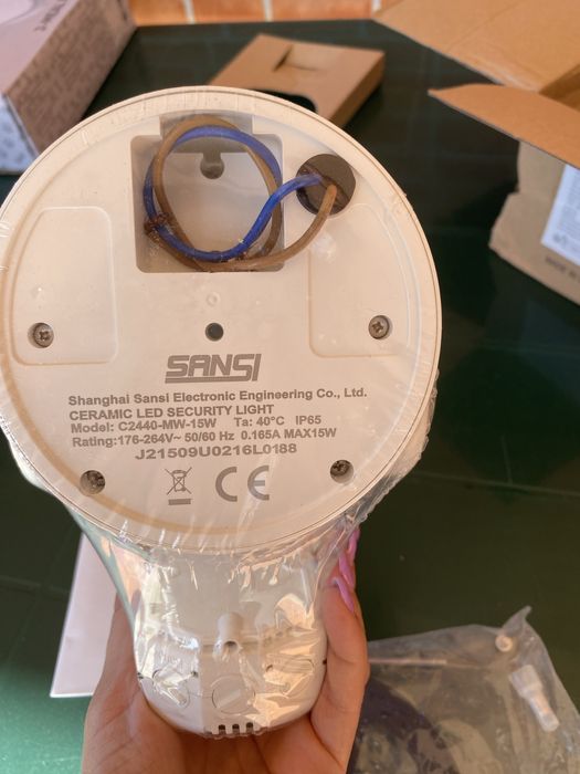Refletor LED com sensor de movimento