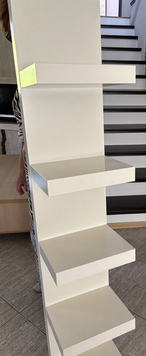 Półka wiszaca na ścianę