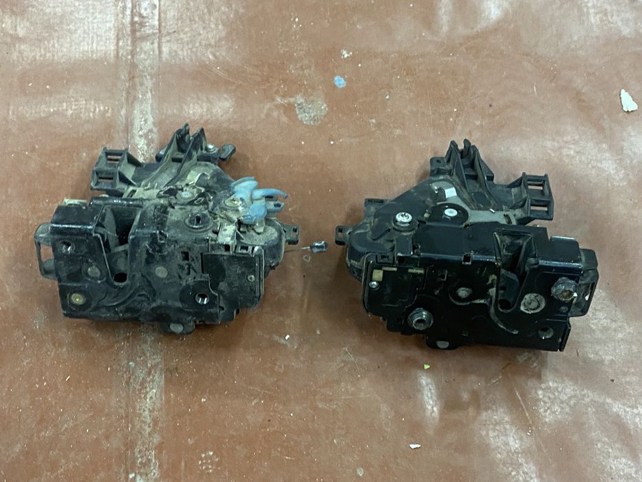 Замок двери правый левый VW Seat Audi Skoda