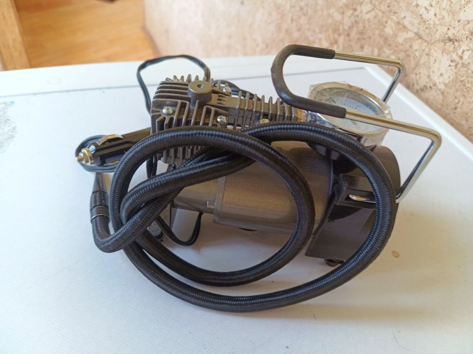 Автокомпрессор Uragan 7 Атм 37 л/хв12 В