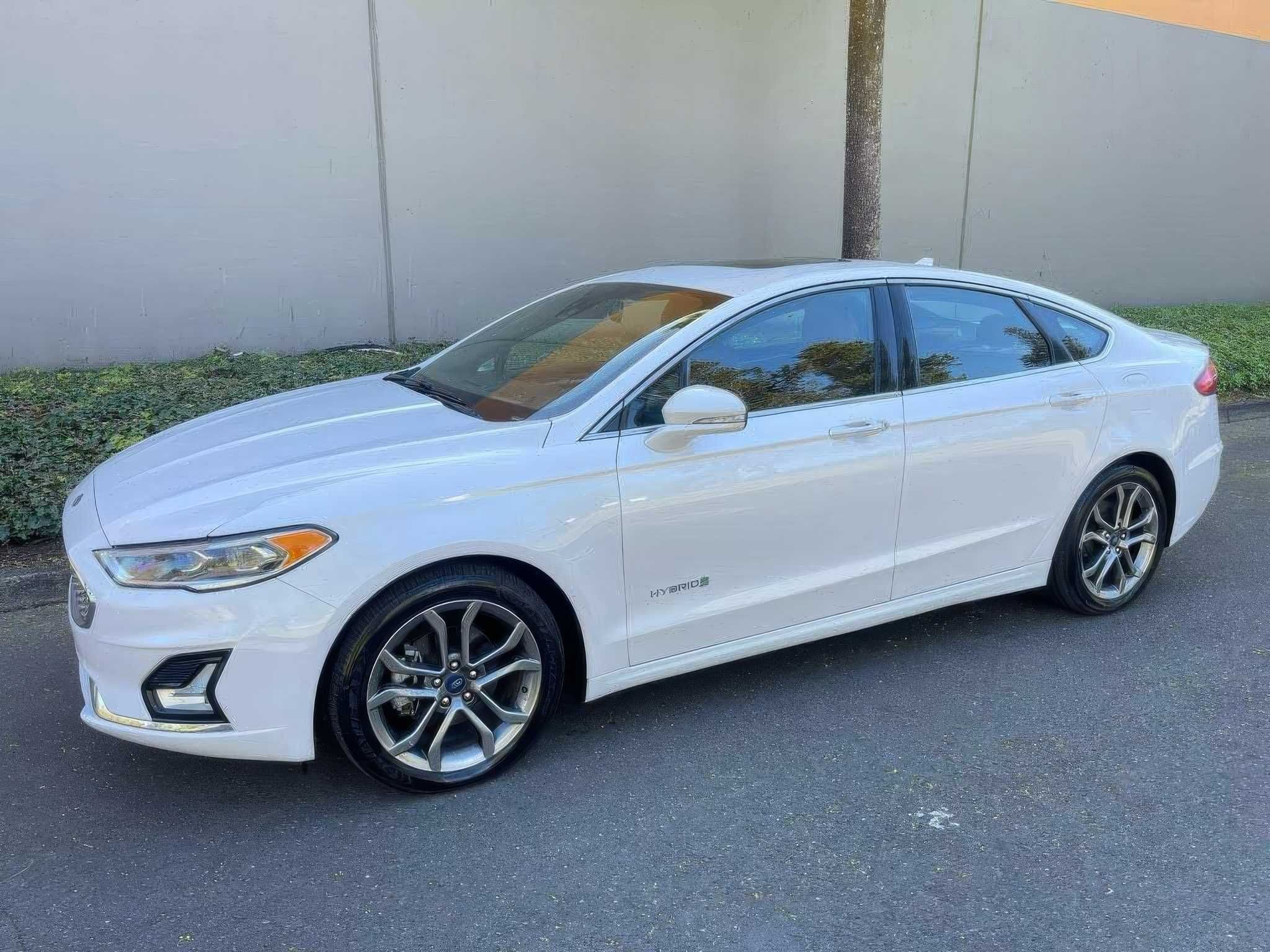 Ford Fusion Hybrid Titanium 2019