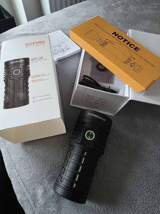 Potężna latarka Sofirn Q8Plus - 16000 lumenów