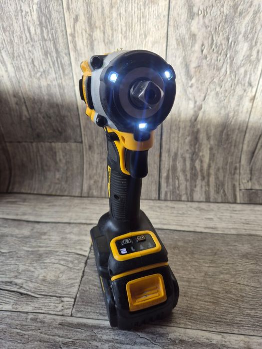 Dewalt DCF922 klucz udarowy z baterią 4ah