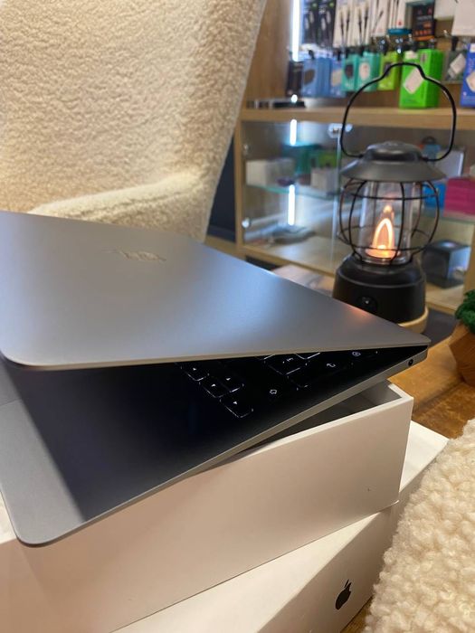 Ноутбук Apple MacBook Air 13" M1 8/256GB Space Gray (MGN63) 2020