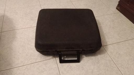 Máquina de escrever com mala