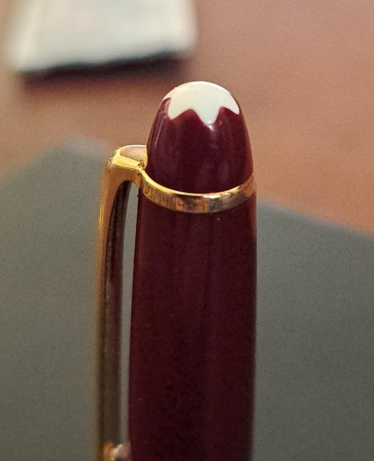 Caneta Montblanc Meisterstuck com aparo em ouro 14k