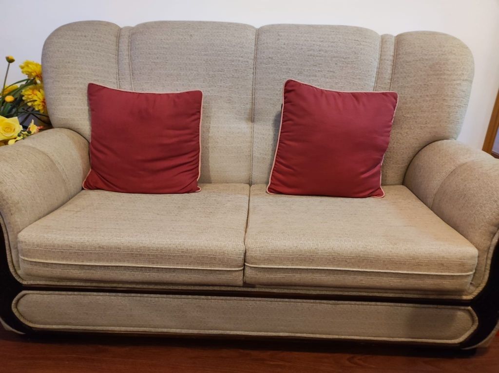 Sofa para 2 pessoas em tecido