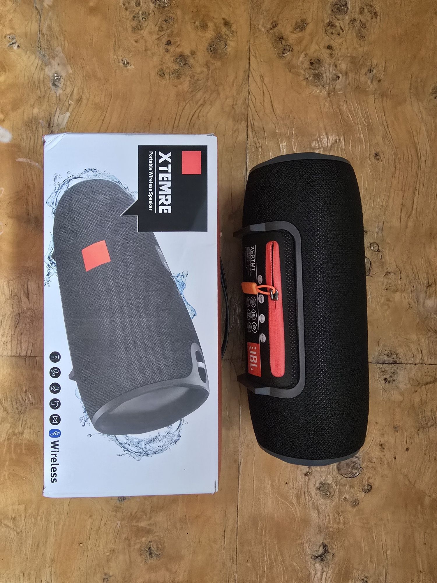 Портативна колонка JBL Xtreme Mini Bluetooth
Це колонка з якісним звук