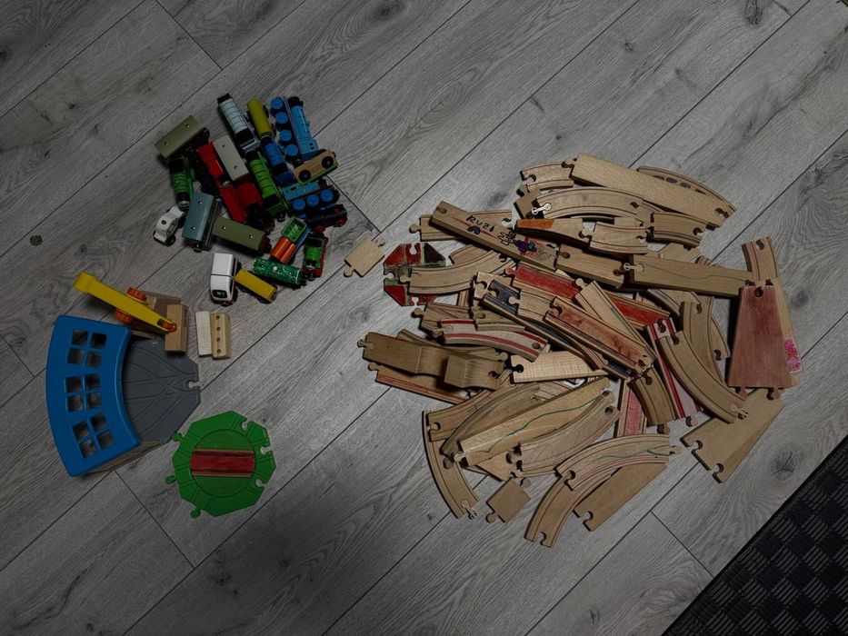 Потяги і рейки з дерева, Томас, ікея