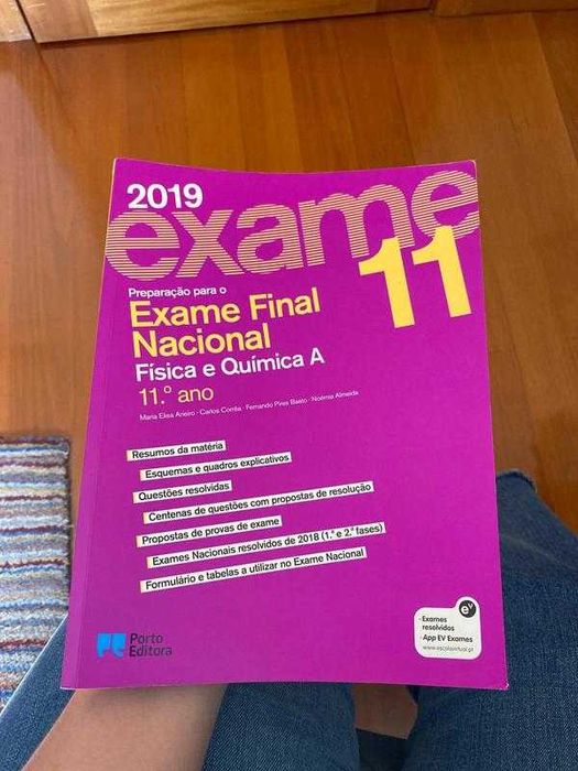 Livro Preparação para exame 11º ano Físico-Química