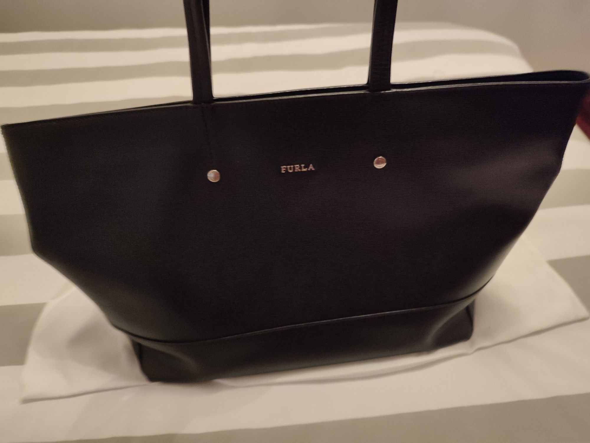 Mala Furla preta