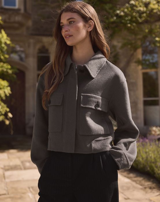 Szyta ręcznie pudełkowa krótka kurtka wełna premium rozmiar 48/50