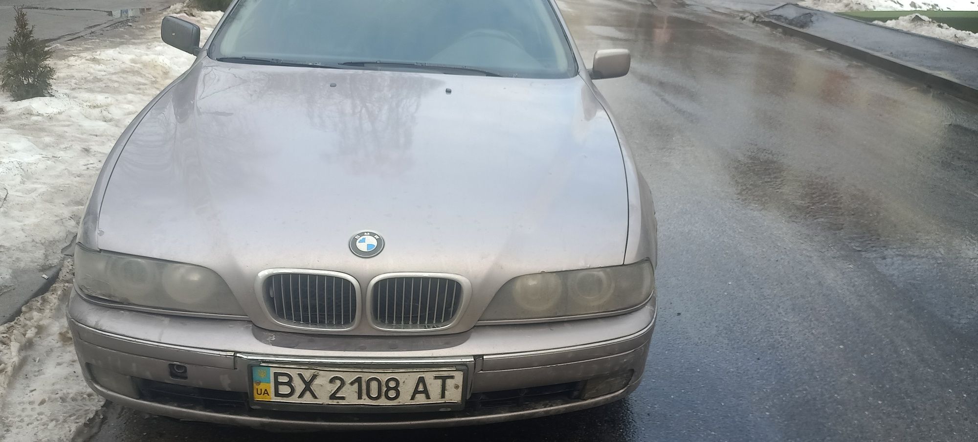 Автомобіль BMW E39 523і.