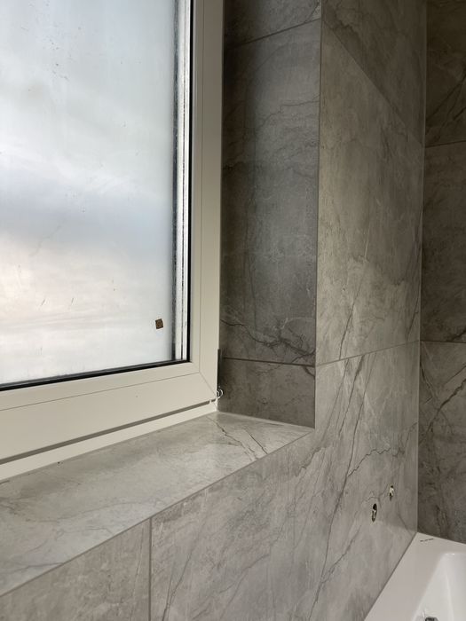 Плиточник вкладання плитки