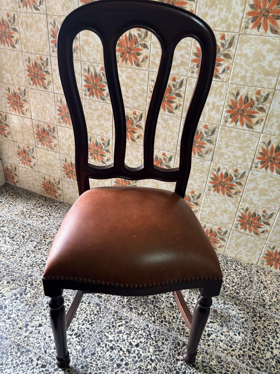 Cadeiras de sala de jantar, valor negociável