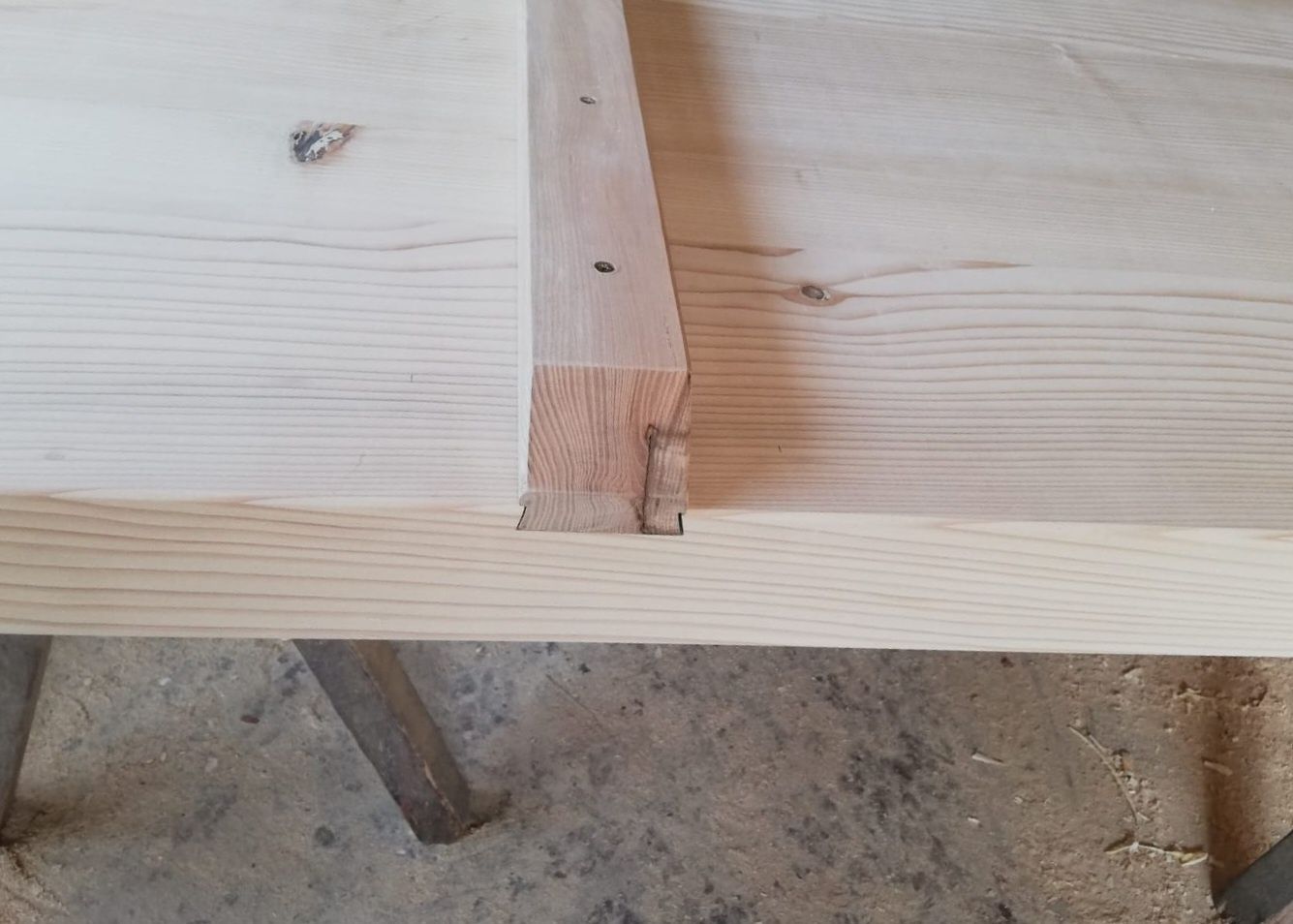 Stół Loft  z drewnianym blatem (jodła 9cm) na żeliwnej podstawie